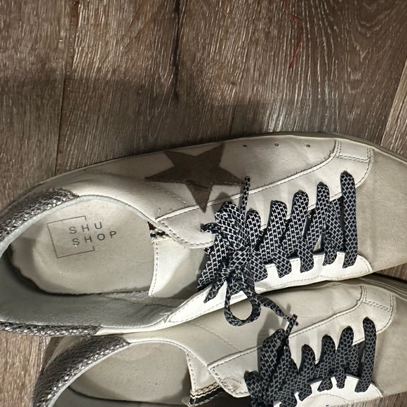 ShuShop White and Brown Sneakers with Textured Laces - Picture 2 of 4